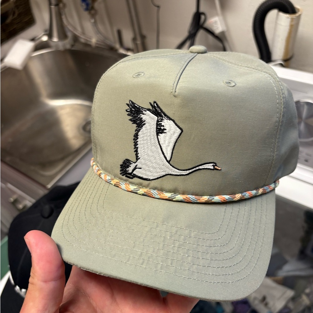 Men’s Swannies Golf Hat - Swan Logo